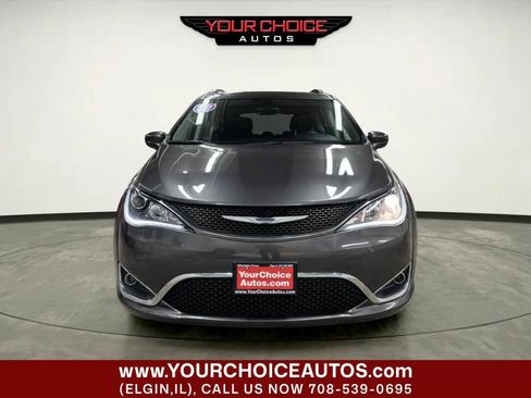 Used 2017 Chrysler Pacifica Touring-L Plus w/ Tire & Wheel Group FWD image 11