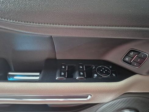 Used 2018 Ford Expedition XLT w/ Equipment Group 202A AWD/4WD image 16