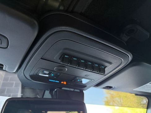 Used 2023 Ford Bronco Wildtrak AWD/4WD image 41