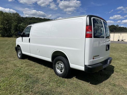 New 2025 Chevrolet Express 3500 w/ Driver Convenience Package image 19