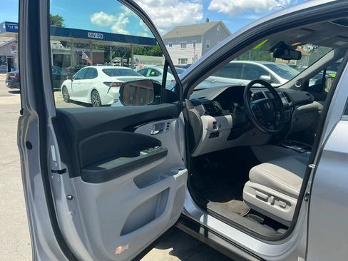 Used 2016 Honda Pilot Touring image 9