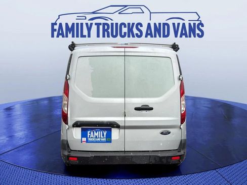 Used 2019 Ford Transit Connect XLT image 4
