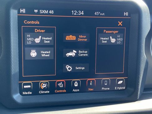 Used 2023 Jeep Wrangler Unlimited w/ Sun & Screen Package image 32