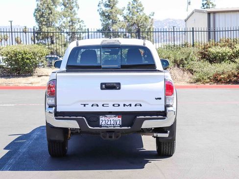 Certified 2023 Toyota Tacoma TRD Off-Road AWD/4WD image 6