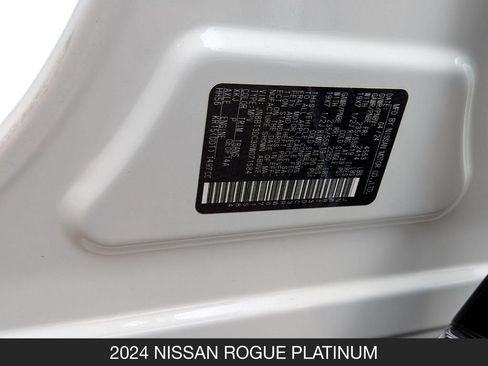 Used 2024 Nissan Rogue Platinum FWD image 26