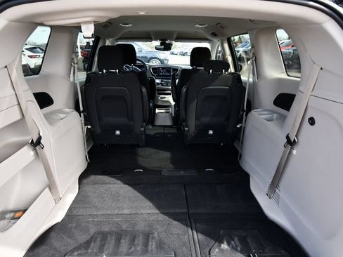 Used 2024 Chrysler Voyager LX FWD image 6