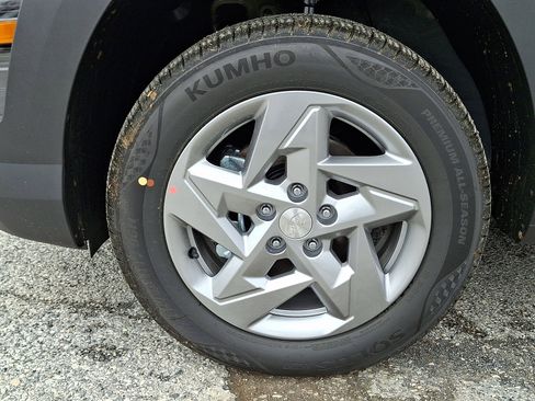 New 2026 Hyundai Kona SE image 18