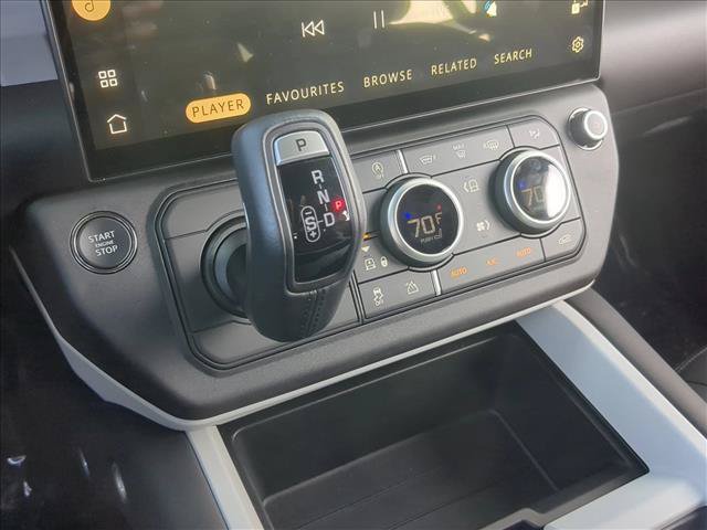 Used 2026 Land Rover Defender 130 X-Dynamic SE AWD/4WD image 19
