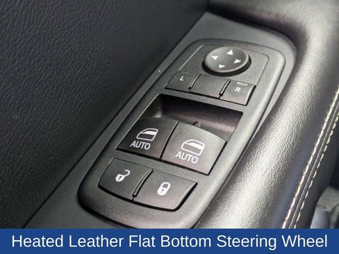 Used 2015 Dodge Challenger SRT w/ Technology Group image 13