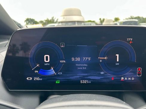 Used 2025 Chevrolet Equinox EV RS FWD image 20