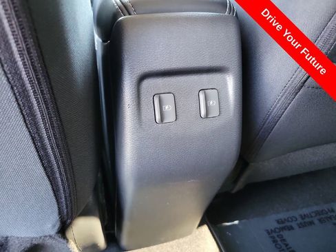 Used 2021 Nissan Kicks SV FWD image 22