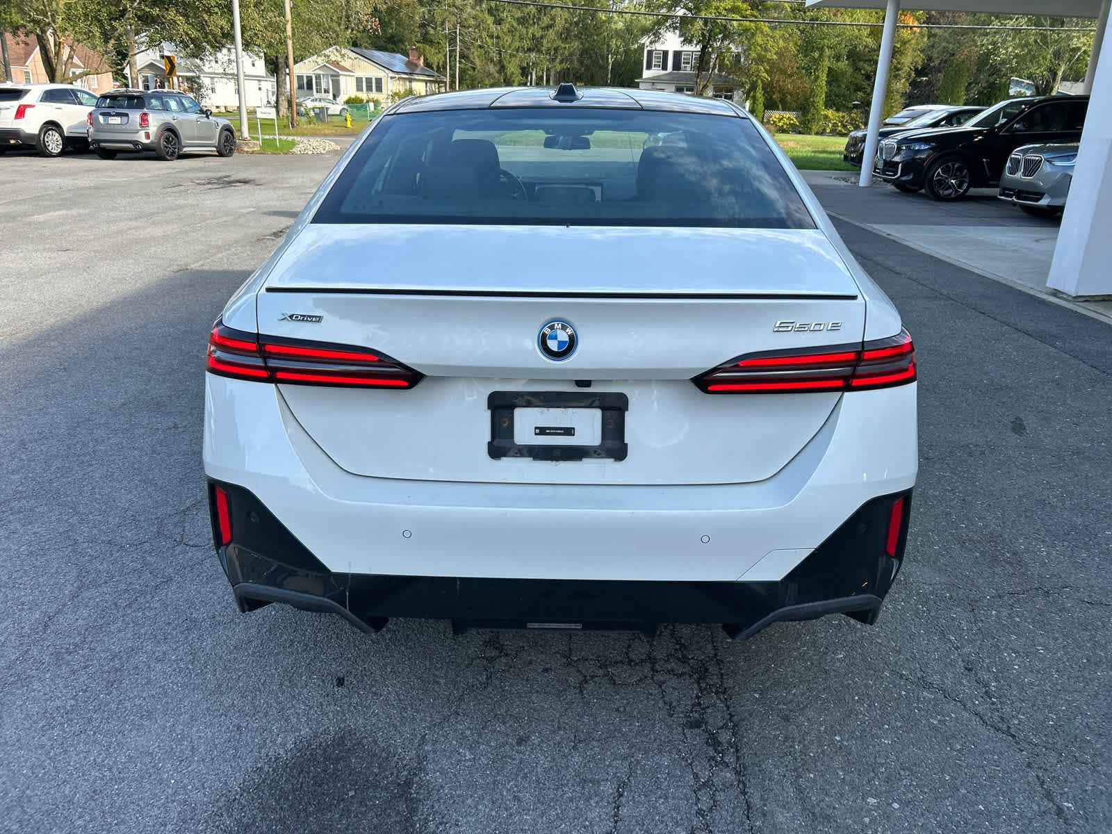 Used 2026 BMW 550e xDrive w/ Executive Package AWD/4WD image 4