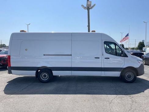 Used 2020 Mercedes-Benz Sprinter 3500 w/ Driver Convenience Package image 19