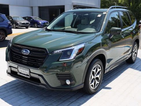 Certified 2023 Subaru Forester Premium AWD/4WD image 1