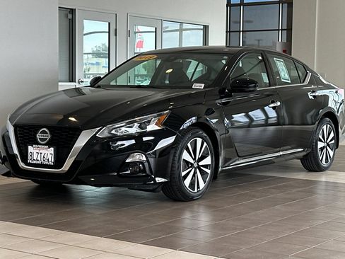 Used 2019 Nissan Altima 2.5 SV FWD image 8
