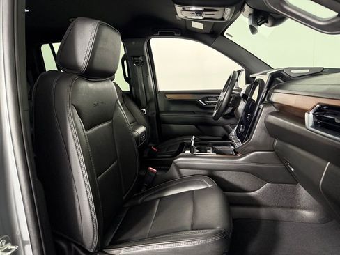 Used 2025 GMC Yukon XL Denali AWD/4WD image 33