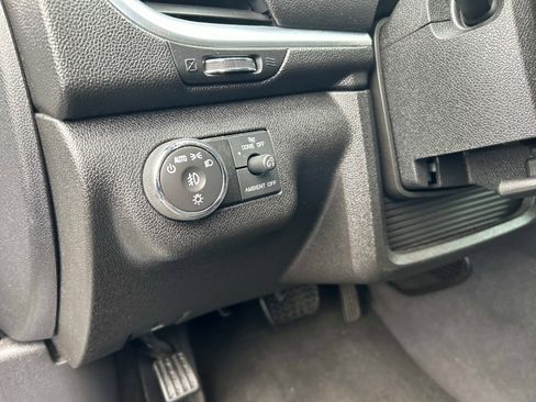 Used 2016 Chevrolet Traverse LT w/ Style and Technology Package image 20