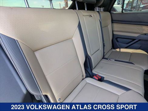 Used 2023 Volkswagen Atlas Cross Sport SE w/ Black Wheel Package FWD image 21