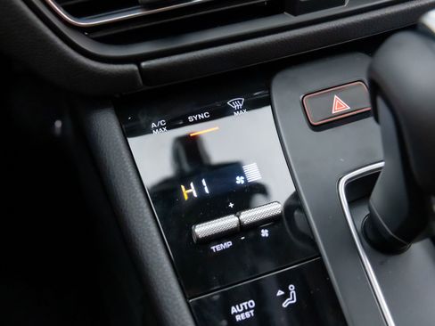 New 2026 Porsche Macan image 27