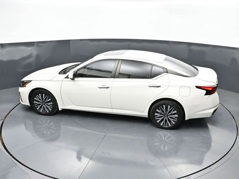 Used 2024 Nissan Altima 2.5 SV w/ SV Premium Package AWD/4WD image 37