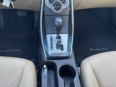 Used 2013 Hyundai Elantra GLS w/ Preferred Pkg FWD image 19