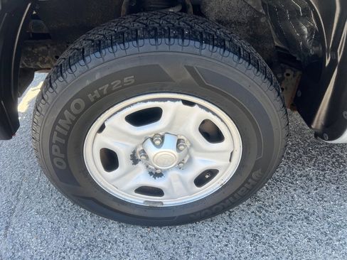 Used 2009 Toyota Tacoma w/ SR5 Package RWD image 30