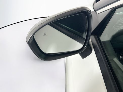 Used 2023 Nissan Rogue S image 16