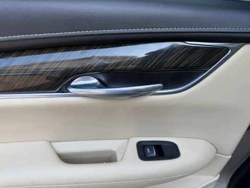 Used 2017 Cadillac XT5 FWD image 23