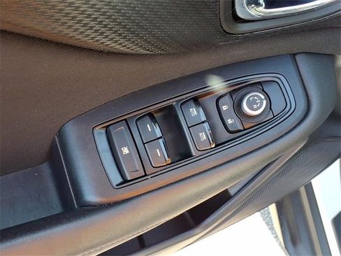 Used 2020 Subaru Outback Premium image 5