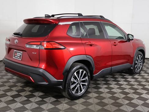 Used 2025 Toyota Corolla Cross XLE image 10