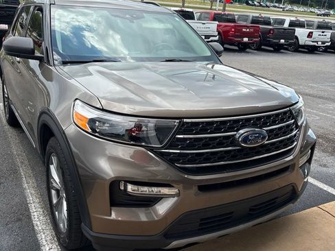 Used 2021 Ford Explorer XLT w/ Equipment Group 202A RWD image 10