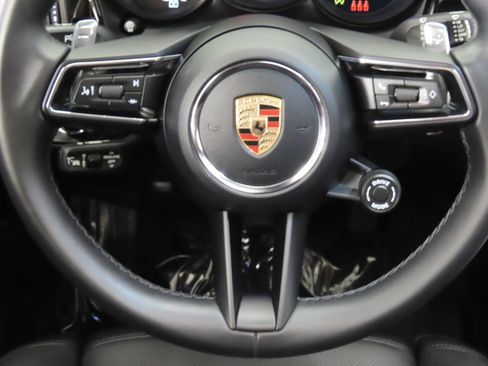 Certified 2026 Porsche Macan AWD/4WD image 18
