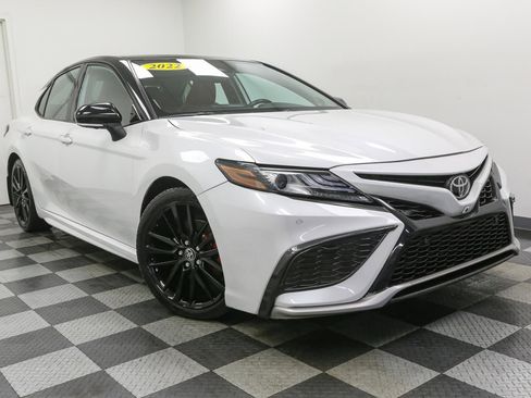 Used 2022 Toyota Camry XSE image 2