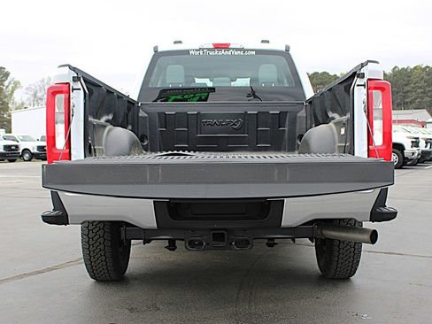 Used 2024 Ford F250 XL w/ XL Chrome Package image 9