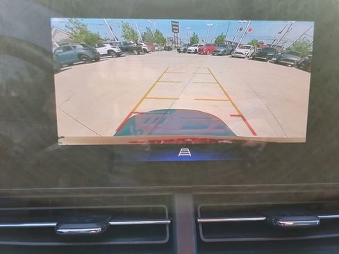 Used 2024 Chevrolet Trax ACTIV w/ Driver Confidence Package FWD image 25