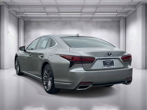 Used 2023 Lexus LS 500 w/ Accessory Package (Z2) image 5