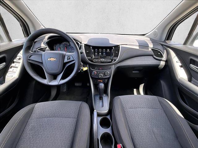 Used 2018 Chevrolet Trax LS FWD image 16