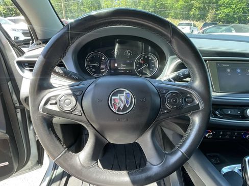 Used 2020 Buick Enclave Essence w/ Sound and Sites Package image 17