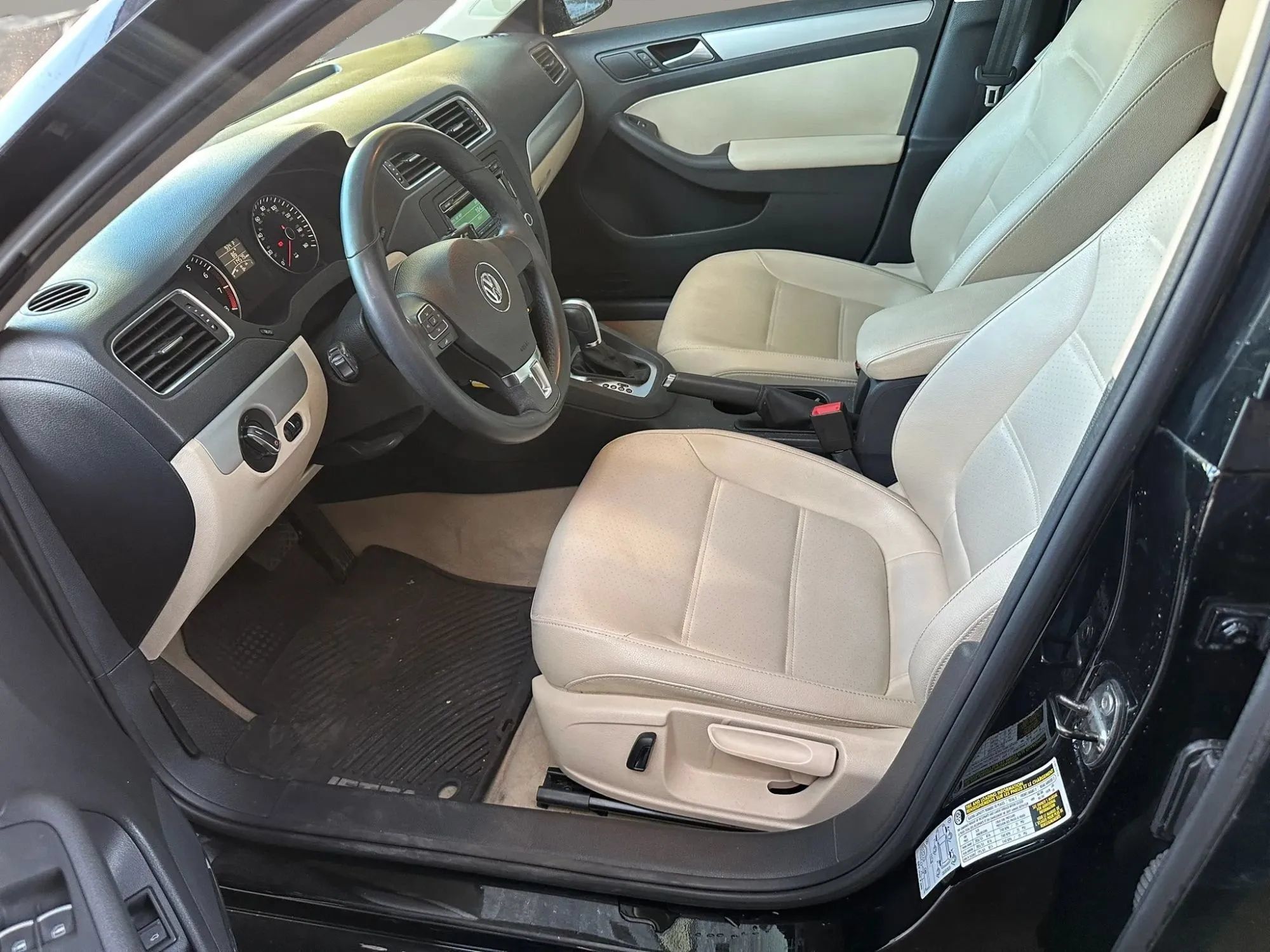 Used 2014 Volkswagen Jetta SE FWD image 4