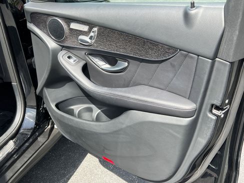 Used 2022 Mercedes-Benz GLC 300 4MATIC image 15