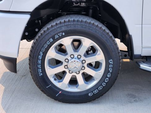 New 2026 RAM 2500 Laramie w/ Sport Appearance Package AWD/4WD image 11