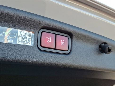 Used 2026 Mercedes-Benz C 300 4MATIC Sedan image 23