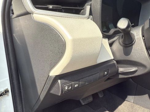 Used 2022 Toyota Corolla LE FWD image 33