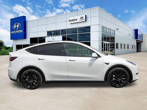 Used 2023 Tesla Model Y Long Range AWD/4WD image 4