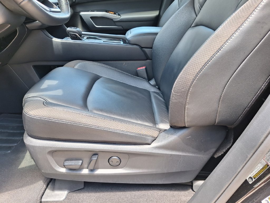 Used 2025 Nissan Pathfinder SL FWD image 30