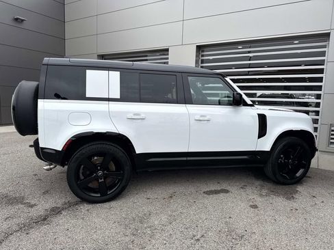 Used 2025 Land Rover Defender 110 V8 AWD/4WD image 7