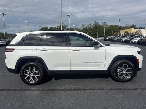 New 2025 Jeep Grand Cherokee Limited image 4