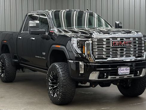 Used 2025 GMC Sierra 2500 Denali w/ Denali Reserve Package AWD/4WD image 7
