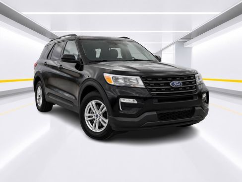Used 2017 Ford Explorer FWD image 7