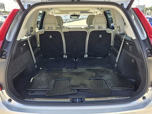 Used 2020 Volvo XC90 T6 Momentum image 13